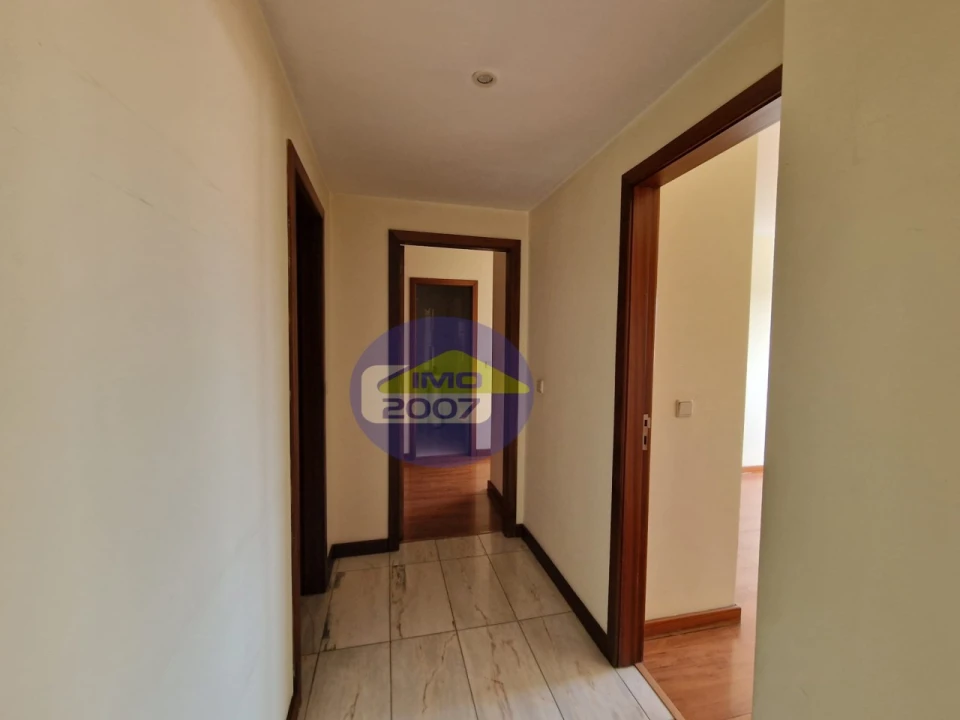 Apartamento T2 para Venda em Paços de Brandão Foto 13