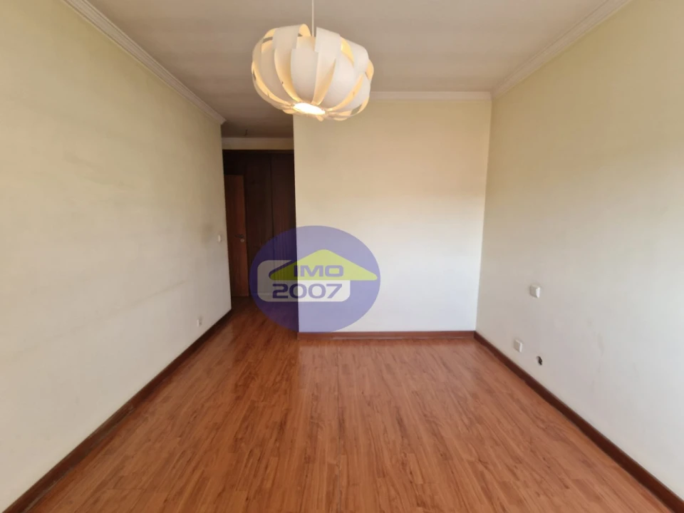 Apartamento T2 para Venda em Paços de Brandão Foto 17