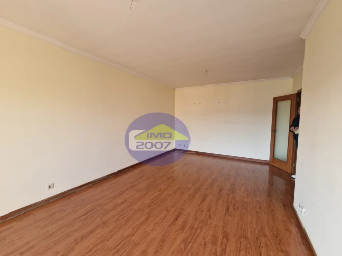 Apartamento T2 para Venda em Paços de Brandão Foto 7