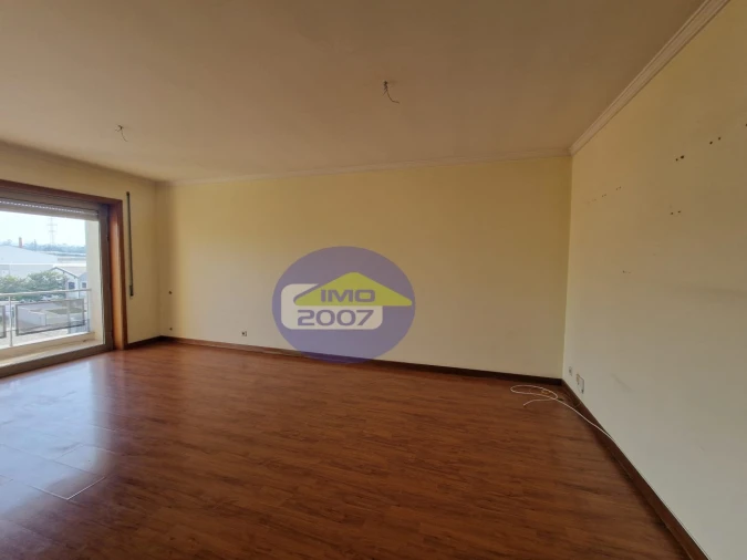 Apartamento T2 para Venda em Paços de Brandão Foto 9