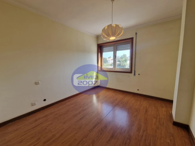 Apartamento T2 para Venda em Paços de Brandão Foto 15