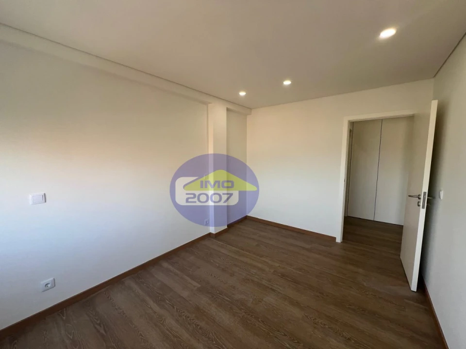 Apartamento T2 para Venda em Santa Marinha e São Pedro da Afurada Foto 16