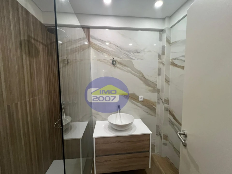 Apartamento T2 para Venda em Santa Marinha e São Pedro da Afurada Foto 23