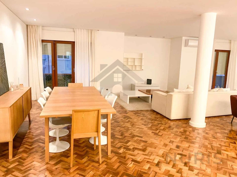 Apartamento T4 para Venda em Portimão Foto 3