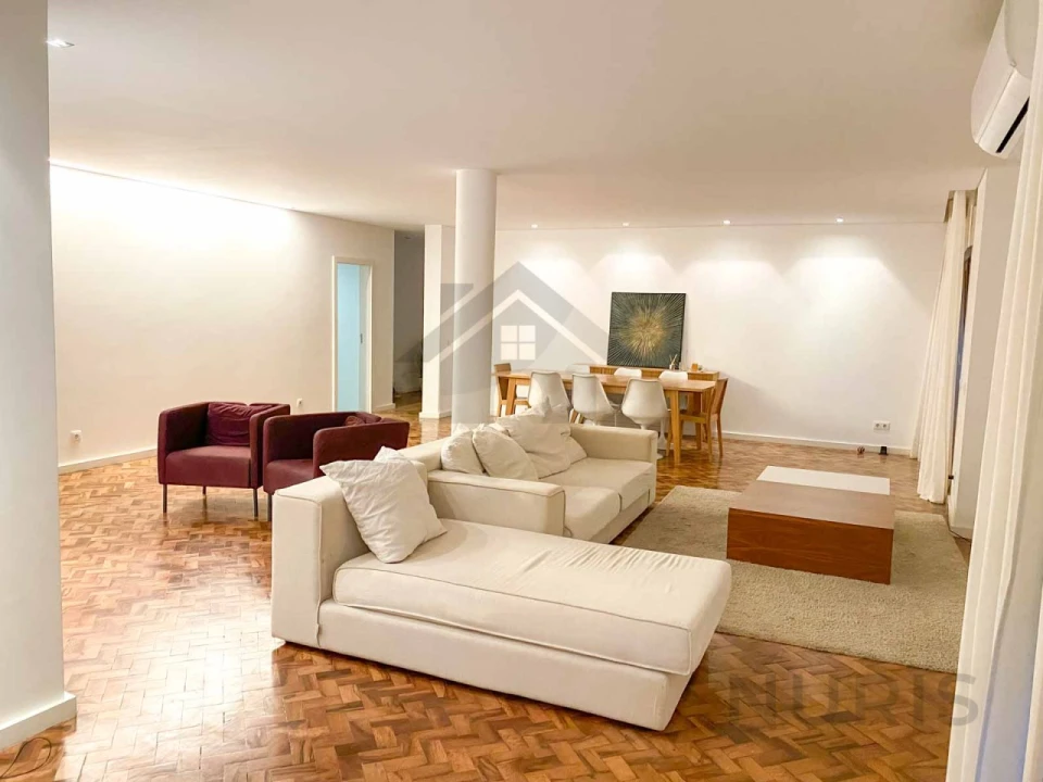 Apartamento T4 para Venda em Portimão Foto 4