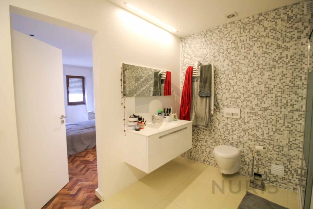 Apartamento T4 para Venda em Portimão Foto 7