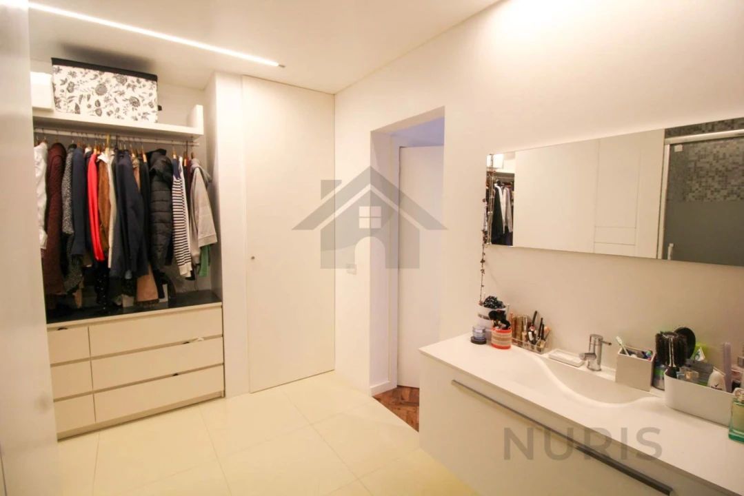 Apartamento T4 para Venda em Portimão Foto 14