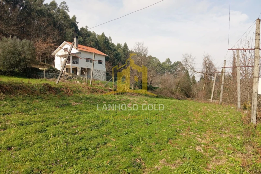 Terreno Misto para Venda em Águas Santas e Moure Foto 2