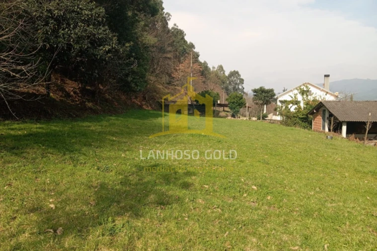 Terreno Misto para Venda em Águas Santas e Moure Foto 1