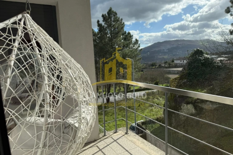 Moradia T4 para Venda em Vilela Foto 8