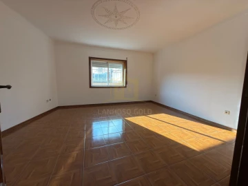 Apartamento T3 para Venda em Povoa de Lanhoso (N. Senhora do Amparo)