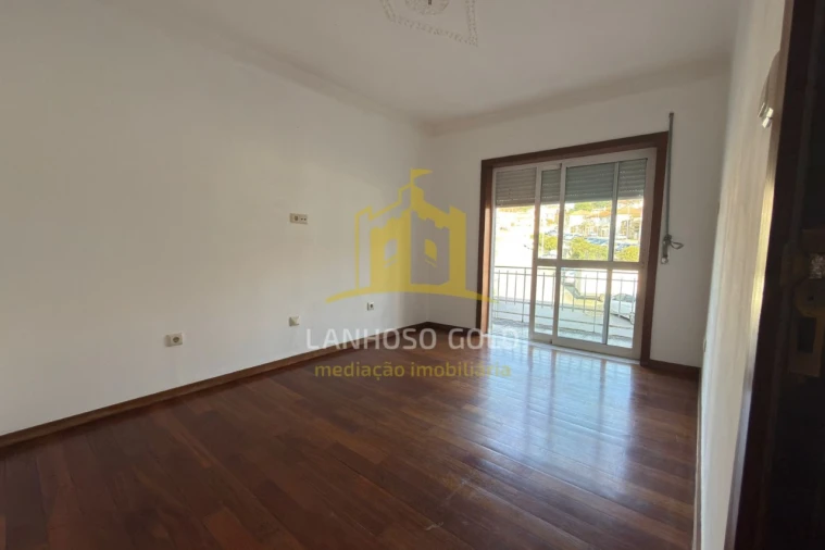 Apartamento T3 para Venda em Povoa de Lanhoso (N. Senhora do Amparo) Foto 3