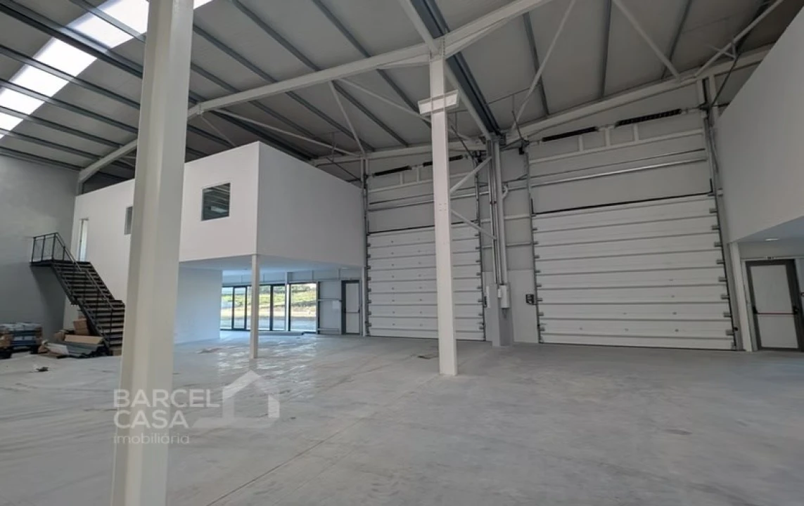 Armazém para Venda em Silveiros e Rio Covo (Santa Eulália) Foto 5