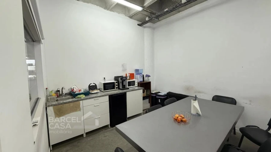 Armazém para Arrendamento em Sequeira Foto 10