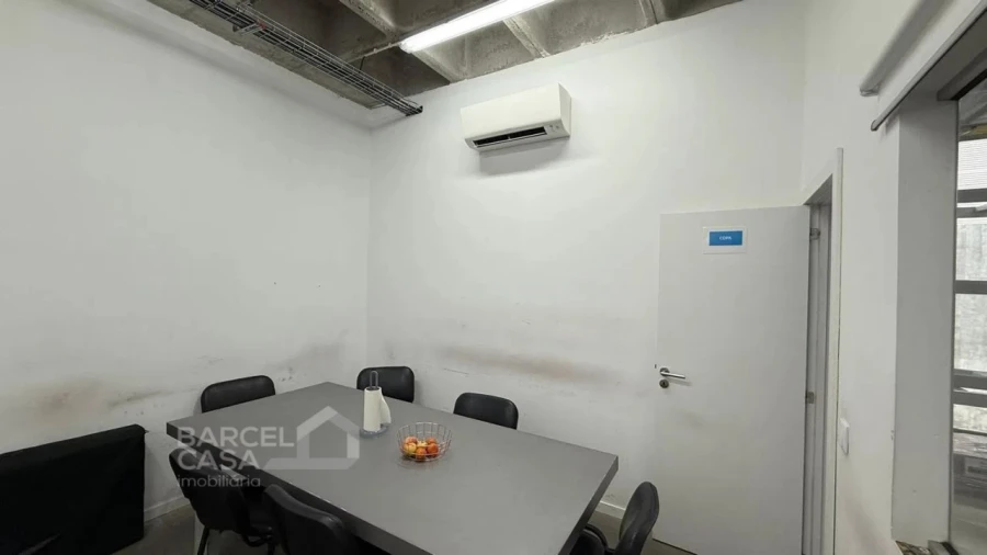 Armazém para Arrendamento em Sequeira Foto 12