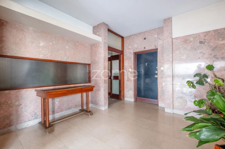 Apartamento T4 para Venda em Cedofeita, Santo Ildefonso, Sé, Miragaia, São Nicolau e Vitória Foto 3