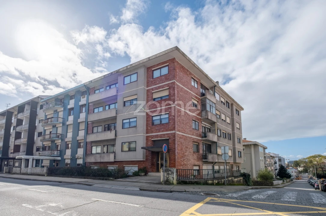 Apartamento T4 para Venda em Cedofeita, Santo Ildefonso, Sé, Miragaia, São Nicolau e Vitória Foto 2