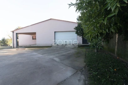 Moradia T4 para Venda em Dossãos