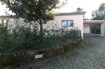 Moradia T4 para Venda em Dossãos