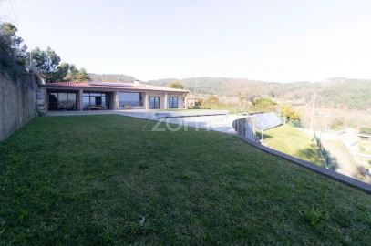 Moradia T4 para Venda em Dossãos