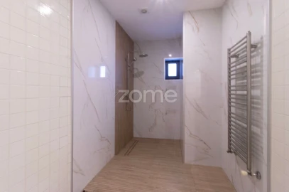 Moradia T4 para Venda em Dossãos