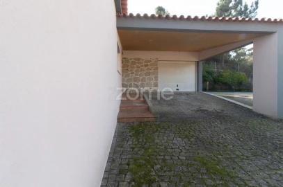 Moradia T4 para Venda em Dossãos