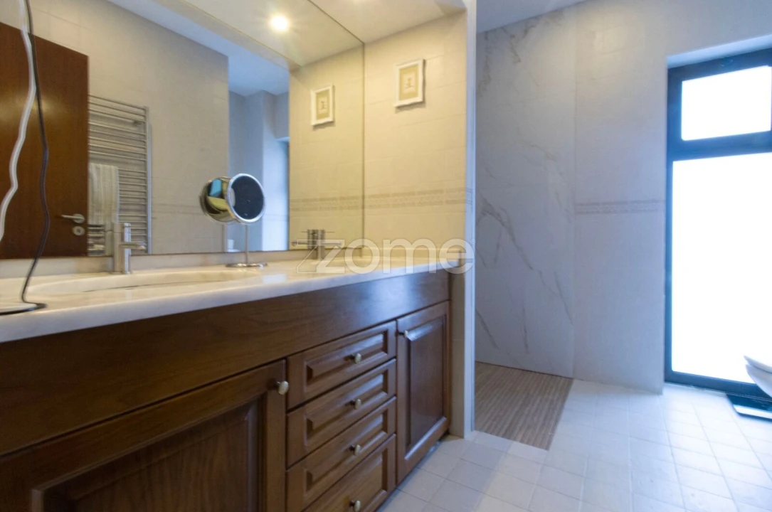 Moradia T4 para Venda em Dossãos Foto 29