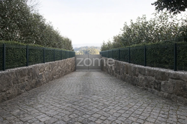 Moradia T4 para Venda em Dossãos Foto 4