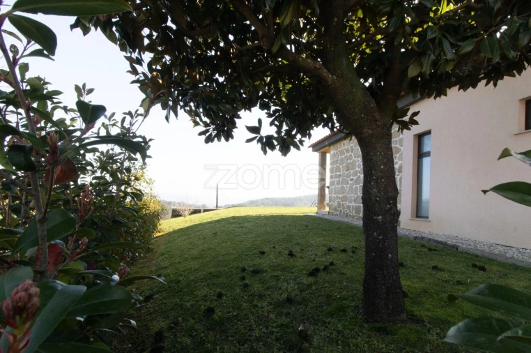 Moradia T4 para Venda em Dossãos Foto 39