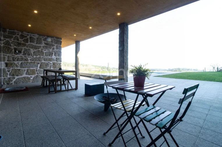 Moradia T4 para Venda em Dossãos Foto 32