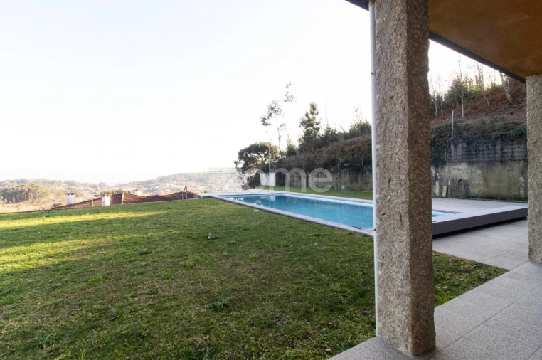 Moradia T4 para Venda em Dossãos Foto 40