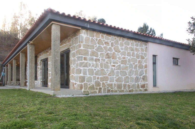 Moradia T4 para Venda em Dossãos Foto 37