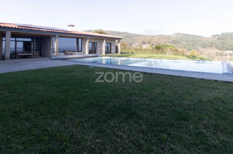 Moradia T4 para Venda em Dossãos Foto 43