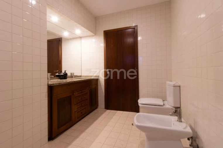 Moradia T4 para Venda em Dossãos Foto 22