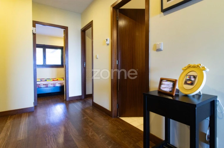 Moradia T4 para Venda em Dossãos Foto 20