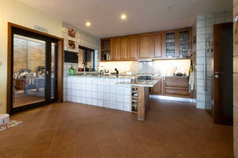 Moradia T4 para Venda em Dossãos Foto 17