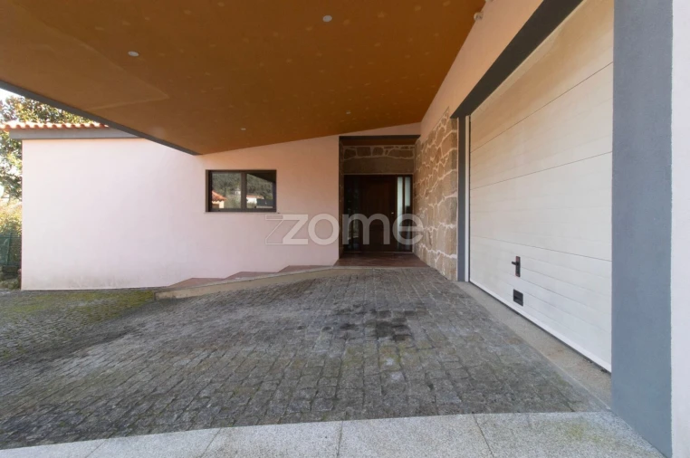 Moradia T4 para Venda em Dossãos Foto 7