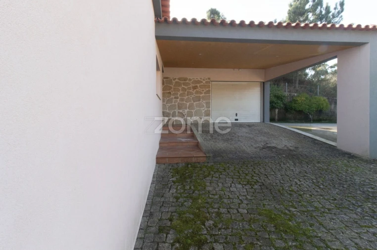 Moradia T4 para Venda em Dossãos Foto 6