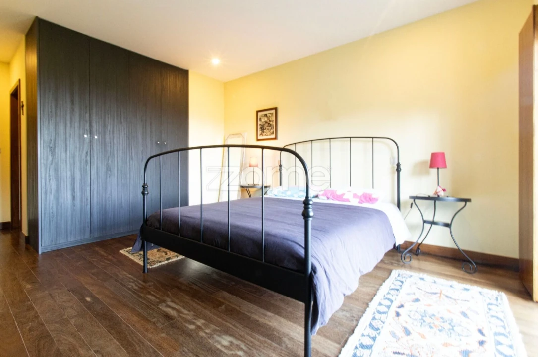 Moradia T4 para Venda em Dossãos Foto 25