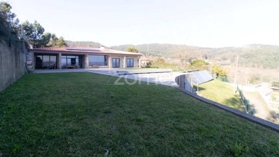 Moradia T4 para Venda em Dossãos
