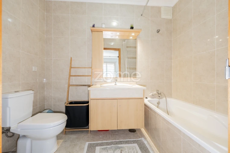 Moradia T5 para Venda em Antas Foto 45