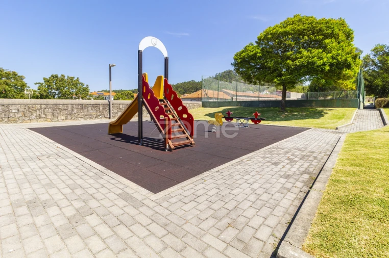 Moradia T5 para Venda em Antas Foto 9