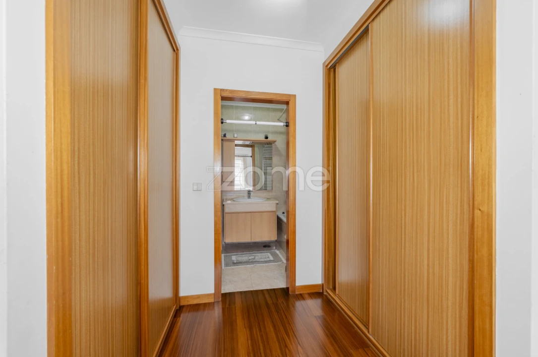 Moradia T5 para Venda em Antas Foto 44