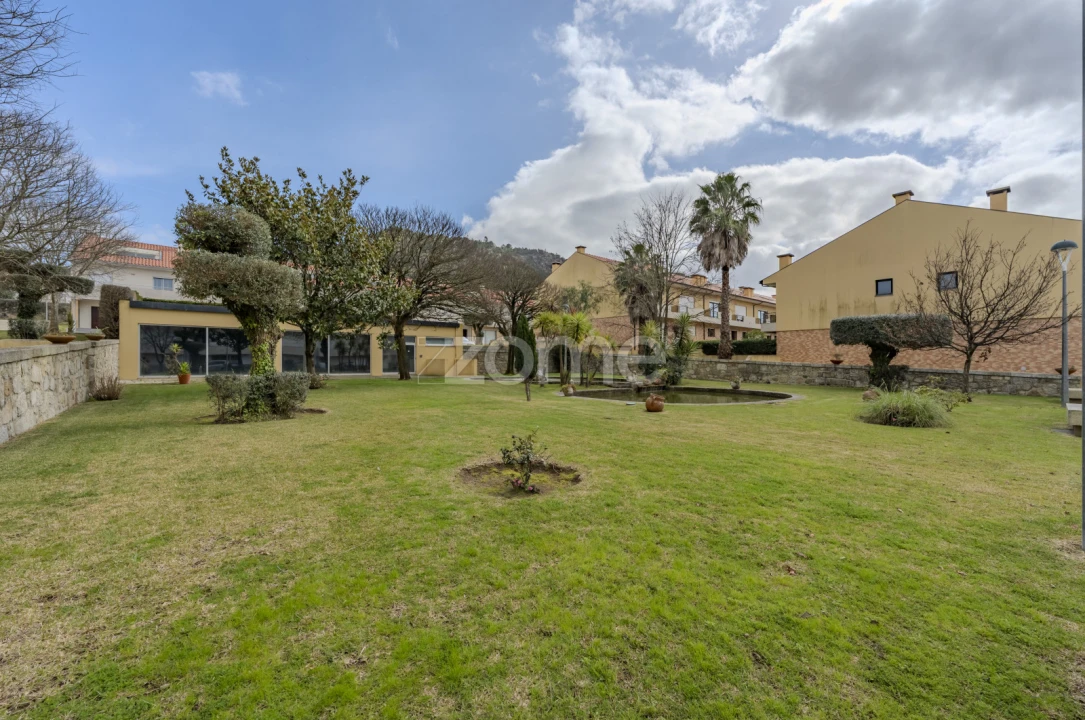 Moradia T5 para Venda em Antas Foto 54