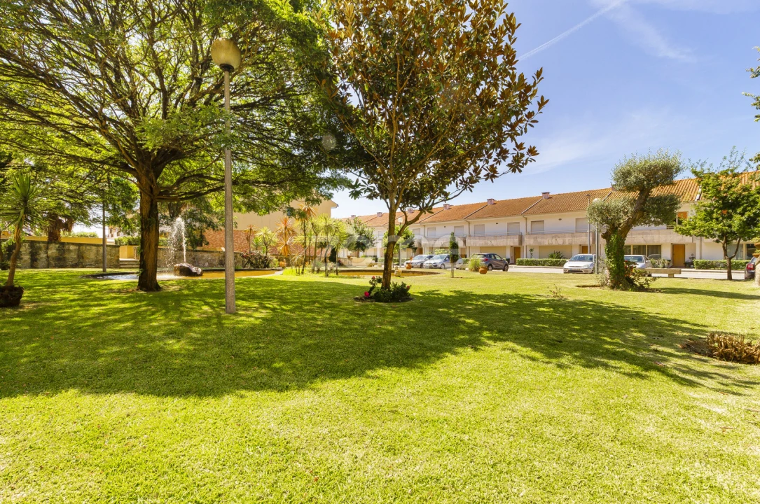 Moradia T5 para Venda em Antas Foto 1