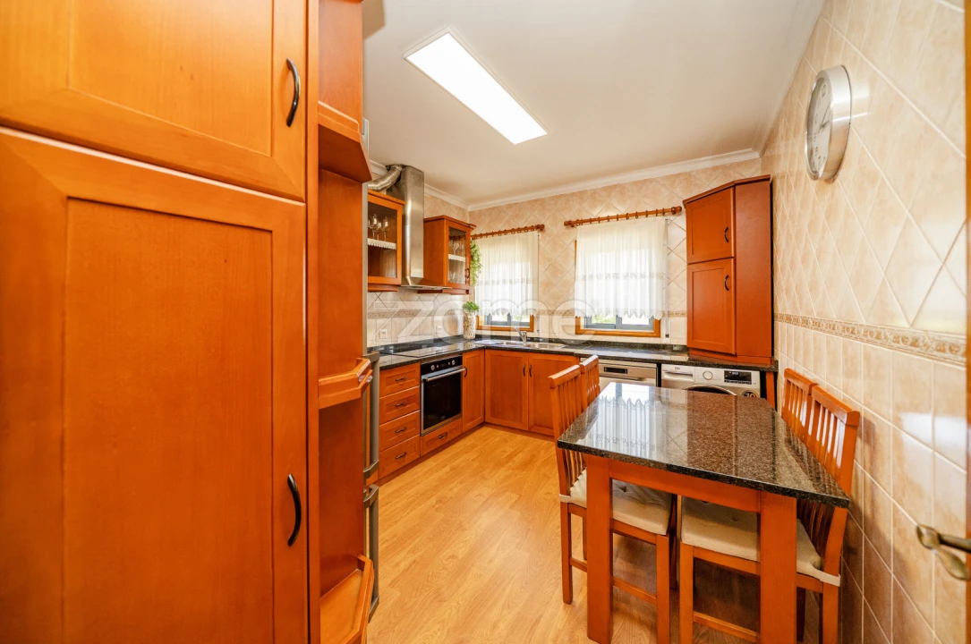 Apartamento T2 para Venda em Landim Foto 29