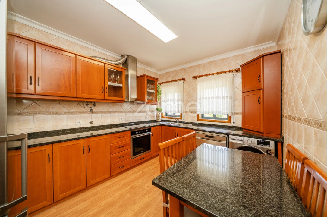 Apartamento T2 para Venda em Landim Foto 30