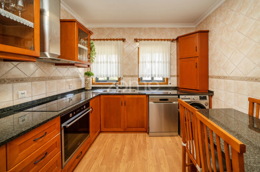 Apartamento T2 para Venda em Landim Foto 32