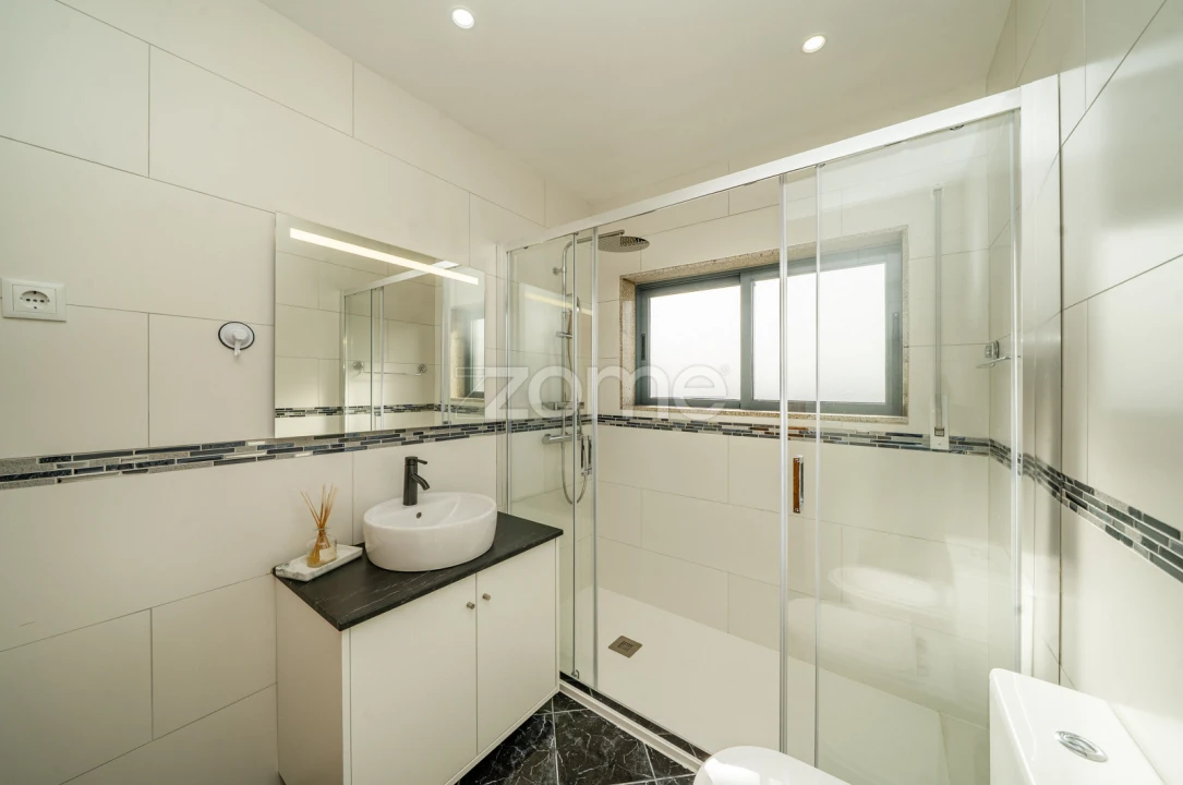 Apartamento T2 para Venda em Landim Foto 40