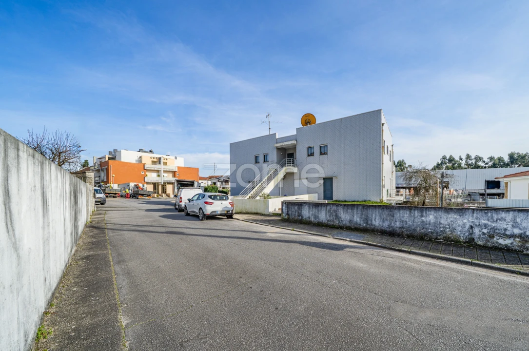 Apartamento T2 para Venda em Landim Foto 45